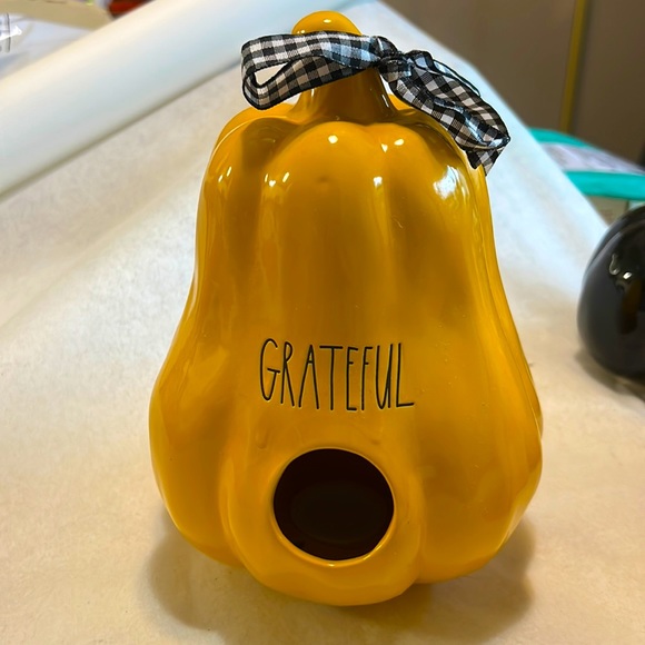 Rae Dunn Yellow Birdhouse GRATEFUL - Picture 1 of 6